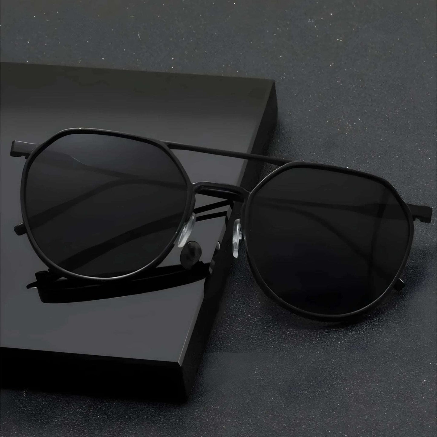 Biker Black очила за сонце со UV400 заштита - Напред 2